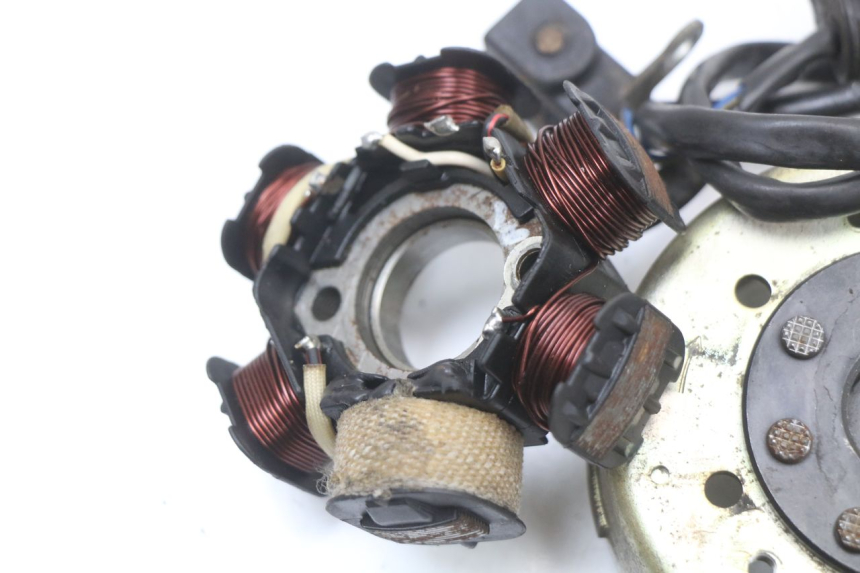 photo de ROTOR STATOR PEUGEOT LUDIX 50 (2008 - 2017) - Fixing points details