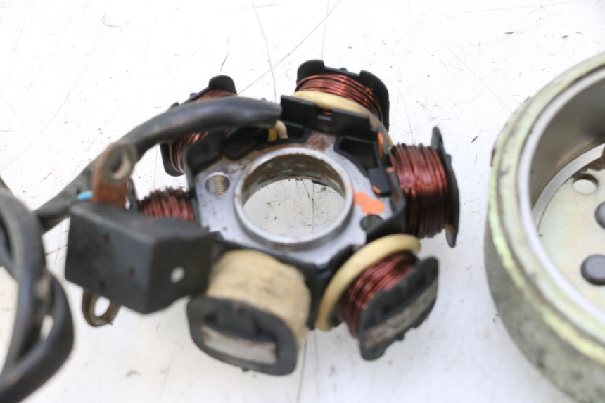 photo de ROTOR STATOR PEUGEOT LUDIX ONE 50 (2004 - 2013) - Surface and material condition