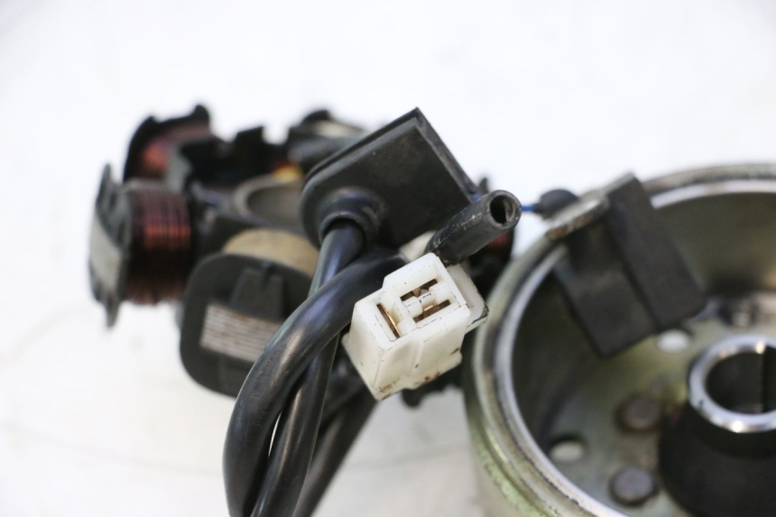 photo de ROTOR STATOR PEUGEOT LUDIX ONE 50 (2004 - 2013) - Technical close-up