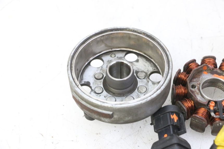 photo de ROTOR STATOR PIAGGIO MP3 125 (2006 - 2014) - Technical close-up