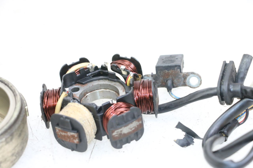 photo de ROTOR STATOR PEUGEOT LUDIX 50 (2008 - 2017) - Alternative perspective