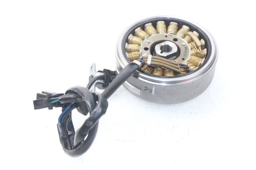 photo de ROTOR STATOR SUZUKI RV VAN VAN 125 (2003 - 2008) - Alternative perspective