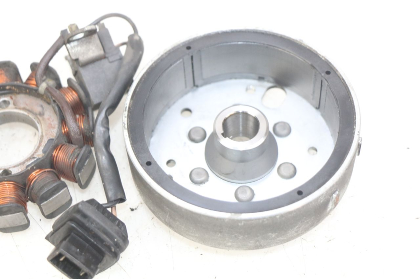 photo de ROTOR STATOR APRILIA SCARABEO 100 (2003 - 2012) - Technical close-up