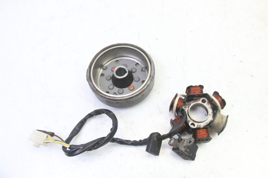 photo de ROTOR STATOR PEUGEOT SPEEDFIGHT 3 AIR 50 (2009 - 2015) - Component detail