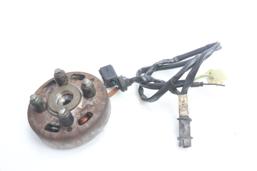photo de ROTOR STATOR PEUGEOT SPEEDFIGHT LC 50 (1996 - 2002) - Zoom on usage condition