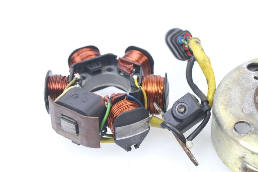 photo de ROTOR STATOR APRILIA SR CARB LC 2T 50 (2004 - 2012) - Alternative perspective