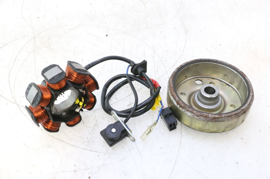 photo de ROTOR STATOR KYMCO SUPER 8 2T 50 (2007 - 2013) - Alternative perspective
