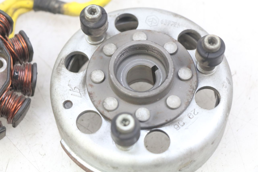 photo de ROTOR STATOR PIAGGIO X8 125 (2004 - 2007) - Surface and material condition