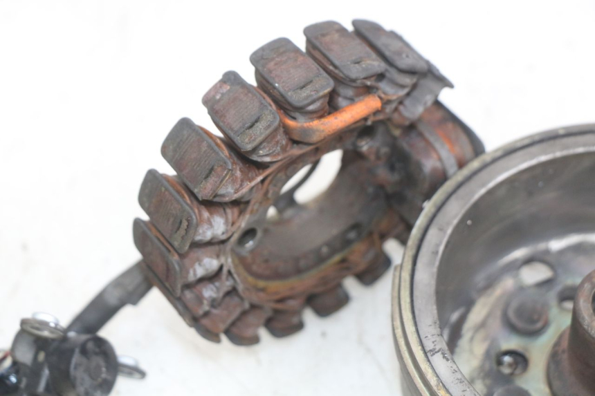 photo de ROTOR STATOR YAMAHA YP MAJESTY 125 (1998 - 2001) - Technical close-up
