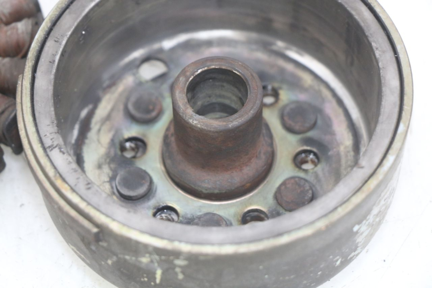 photo de ROTOR STATOR YAMAHA YP MAJESTY 125 (1998 - 2001) - Fixing points details