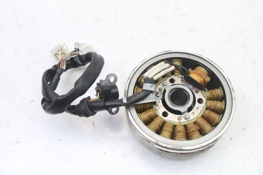photo de ROTOR STATOR YAMAHA YP MAJESTY 125 (2007 - 2010) - Alternative perspective
