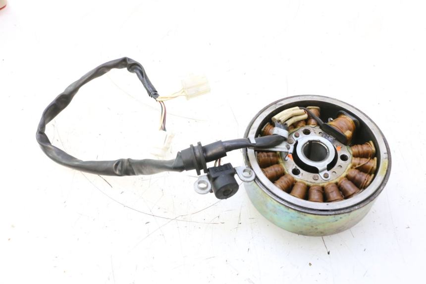 photo de ROTOR STATOR YAMAHA YP MAJESTY 125 (1998 - 2001) - Alternative perspective