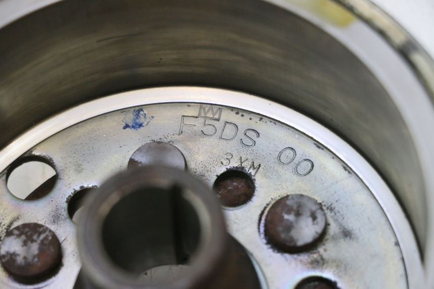 photo de ROTOR STATOR YAMAHA YP MAJESTY 125 (2002 - 2006) - High-resolution close-up