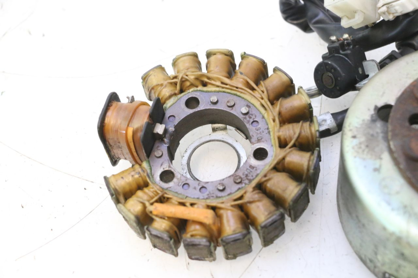 photo de ROTOR STATOR YAMAHA YP MAJESTY 125 (1998 - 2001) - Supplementary product photo