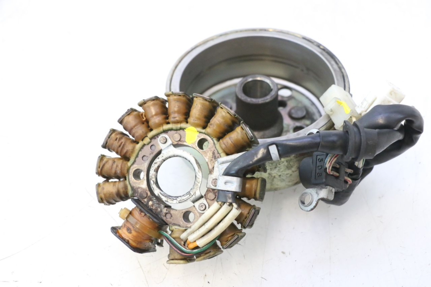 photo de ROTOR STATOR YAMAHA YP MAJESTY 125 (1998 - 2001) - Technical close-up