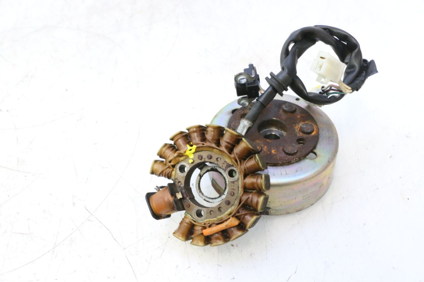 photo de ROTOR STATOR YAMAHA YP MAJESTY 125 (2002 - 2006) - Alternative perspective