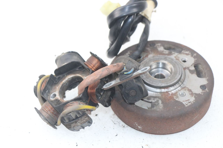 photo de ROTOR STATOR PEUGEOT ZENITH 50 (1994 - 1999) - Alternative perspective