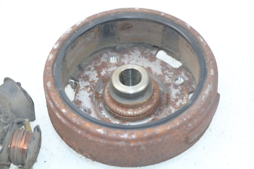 photo de ROTOR STATOR PEUGEOT ZENITH 50 (1994 - 1999) - Fixing points details