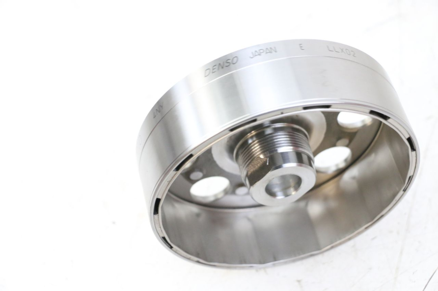 photo de ROTOR SUZUKI GSR 750 (2011 - 2017) - Alternative perspective