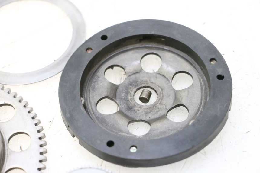 photo de STARTER CLUTCH MBK BOOSTER SPIRIT 50 (1999 - 2003) - Fixing points details