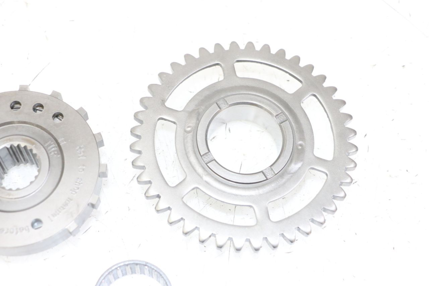 photo de STARTER CLUTCH HONDA CB R 1000 (2018 - 2023) - Alternative perspective