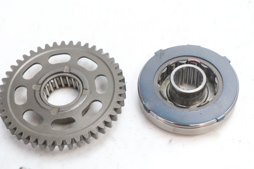 photo de STARTER CLUTCH SUZUKI GSR 600 (2005 - 2012) - Alternative perspective