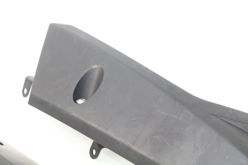 photo de BELLY PAN YAMAHA FZ8 800 (2010 - 2016) - Technical close-up