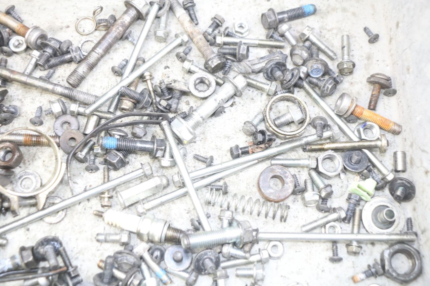 photo de SCREW FASTENER BAG KYMCO AGILITY 16+ 4T 50 (2018 - 2023) - Zoom on usage condition