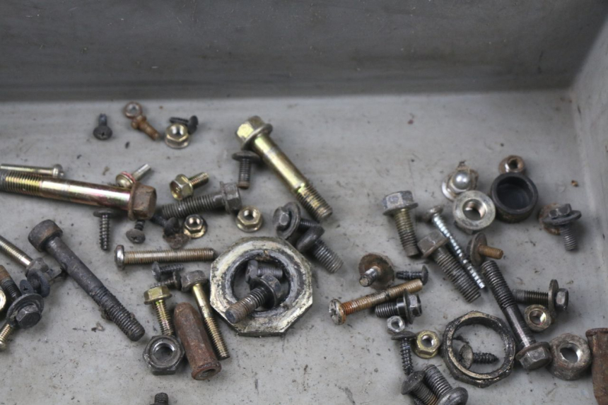 photo de SCREW FASTENER BAG KYMCO AGILITY 4T 50 (2005 - 2018) - Alternative perspective