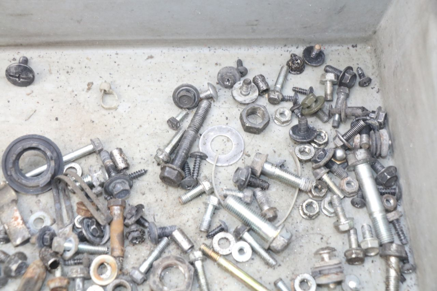 photo de SCREW FASTENER BAG KYMCO AGILITY 4T 50 (2018 - 2022) - Alternative perspective