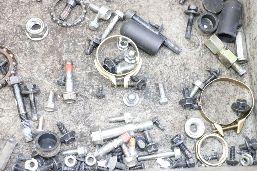 photo de SCREW FASTENER BAG KYMCO AGILITY 4T 50 (2018 - 2022) - Zoom on usage condition