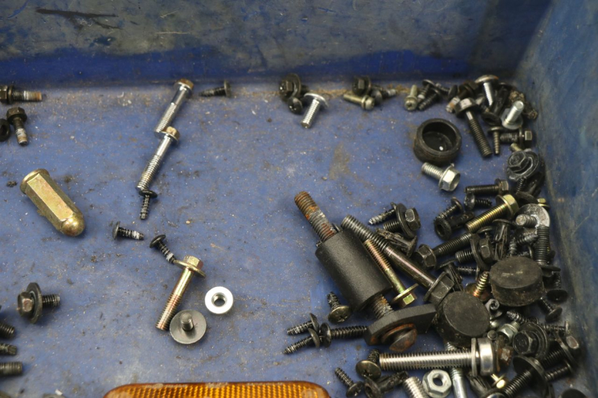 photo de SCREWS BAG KYMCO AGILITY CITY 16P 125 (2015 - 2021) - Zoom on usage condition