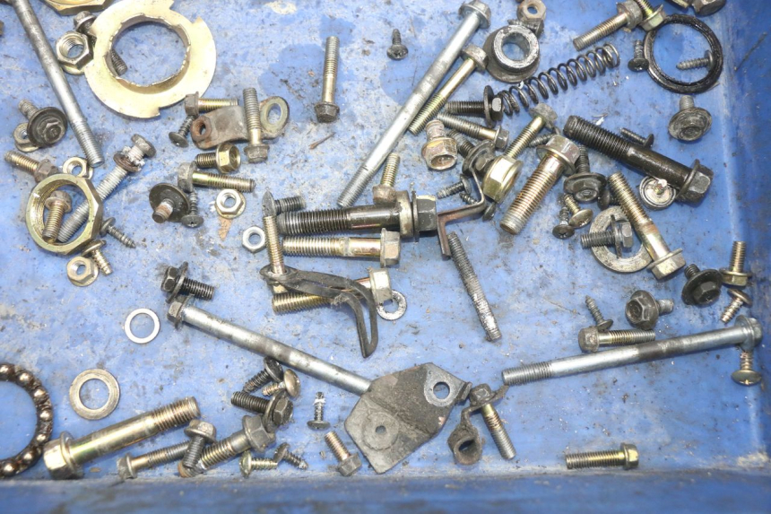 photo de SCREW FASTENER BAG KYMCO AGILITY NAKED RENOUVO 2T 50 (2011 - 2018) - Zoom on usage condition