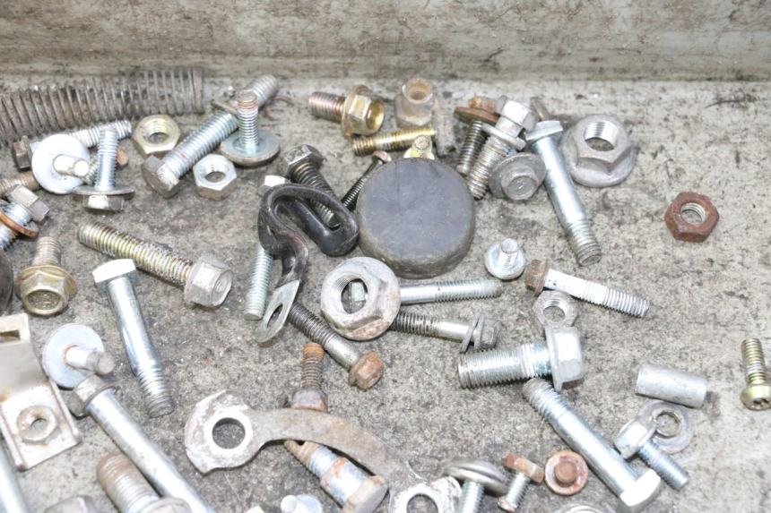 photo de SCREWS BAG HYOSUNG GV AQUILA 125 (2000 - 2009) - Technical close-up