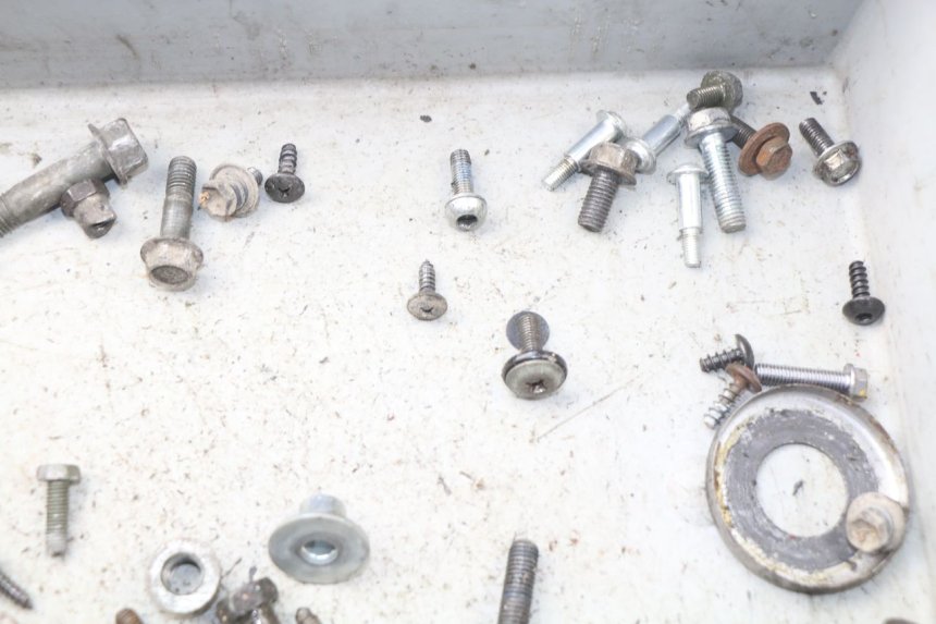 photo de SCREW FASTENER BAG MBK BOOSTER SPIRIT 50 (2004 - 2017) - Alternative perspective