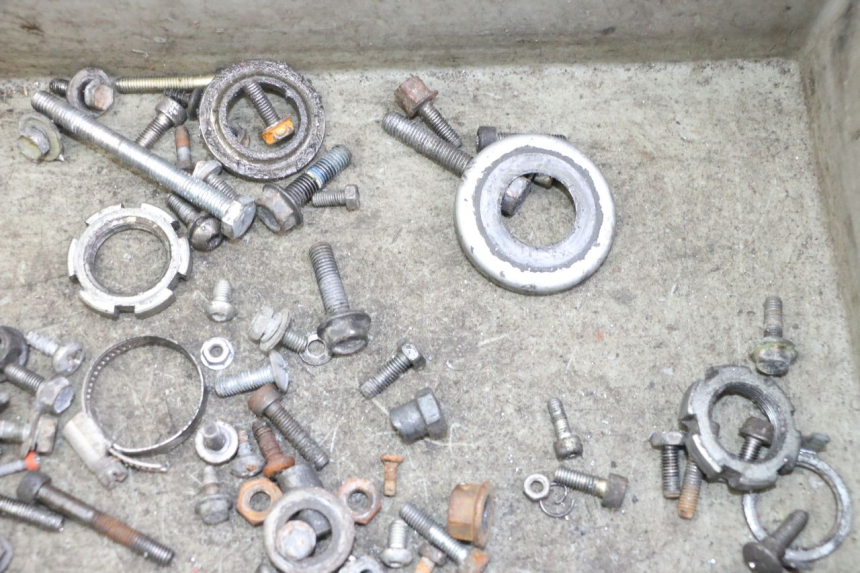 photo de SCREW FASTENER BAG MBK BOOSTER SPIRIT NAKED 50 (2004 - 2017) - Alternative perspective