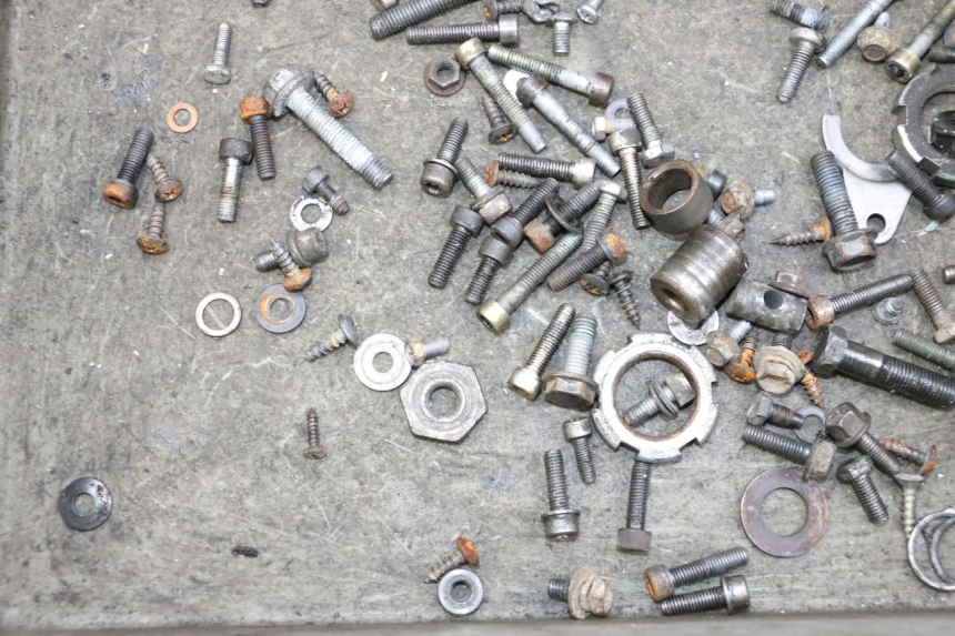 photo de SCREW FASTENER BAG MBK BOOSTER SPIRIT NAKED 50 (2004 - 2017) - Alternative perspective