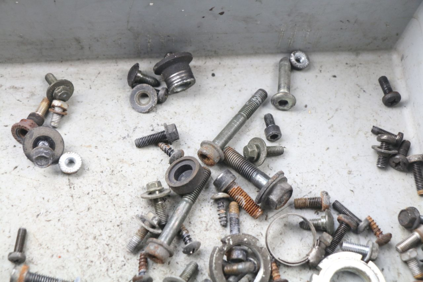 photo de SCREW FASTENER BAG SUZUKI BURGMAN 125 (2007 - 2014) - Alternative perspective