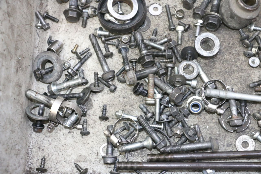 photo de SCREW FASTENER BAG SUZUKI BURGMAN 125 (2007 - 2014) - Alternative perspective