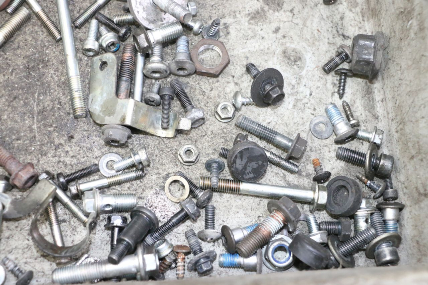 photo de SCREW FASTENER BAG SUZUKI BURGMAN 125 (2007 - 2014) - Alternative perspective