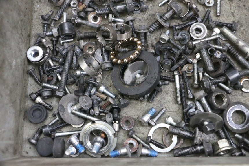 photo de SCREW FASTENER BAG SUZUKI BURGMAN 125 (2007 - 2014) - Alternative perspective