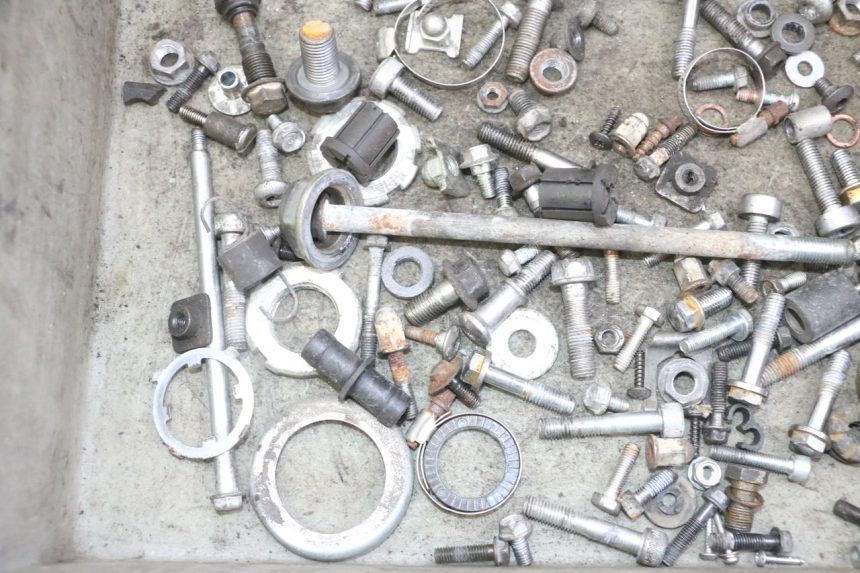 photo de SCREW FASTENER BAG HONDA CBF 500 (2004 - 2007) - Zoom on usage condition