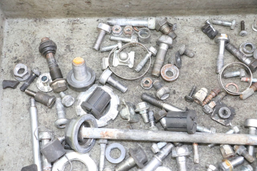 photo de SCREW FASTENER BAG HONDA CBF 500 (2004 - 2007) - Alternative perspective