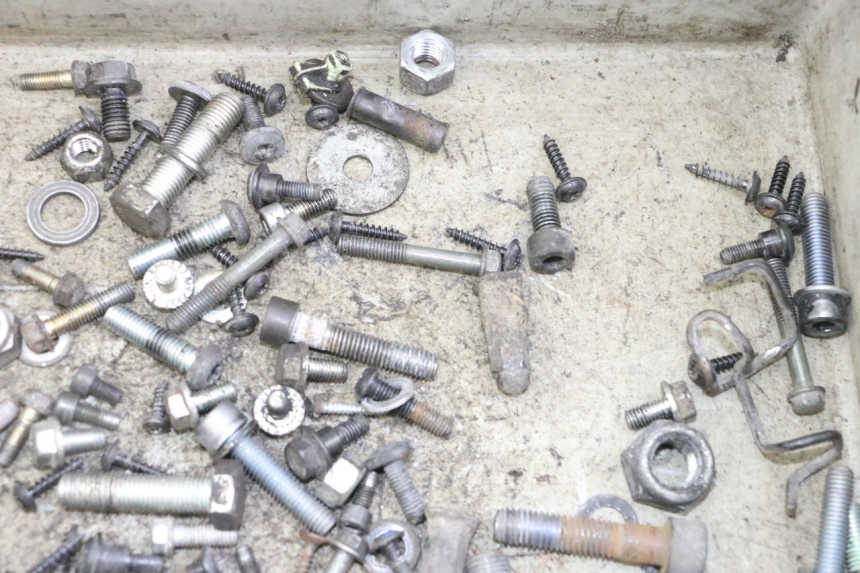 photo de SCREW FASTENER BAG PEUGEOT CITYSTAR 50 (2013 - 2017) - Alternative perspective