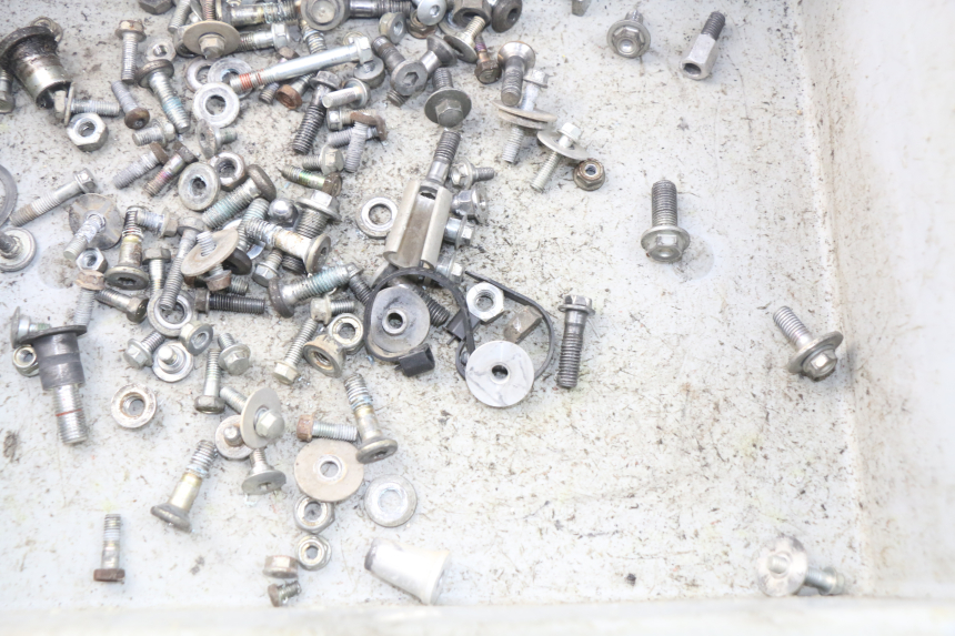 photo de SCREW BAG HONDA CRF CR-F 450 (2005 - 2008) - Alternative perspective