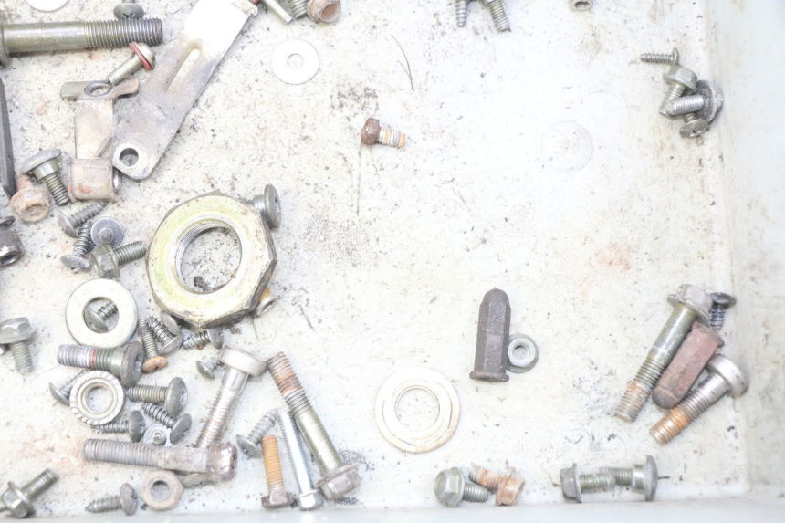 photo de SCREW FASTENER BAG SYM CROX 4T 50 (2016 - 2023) - Zoom on usage condition