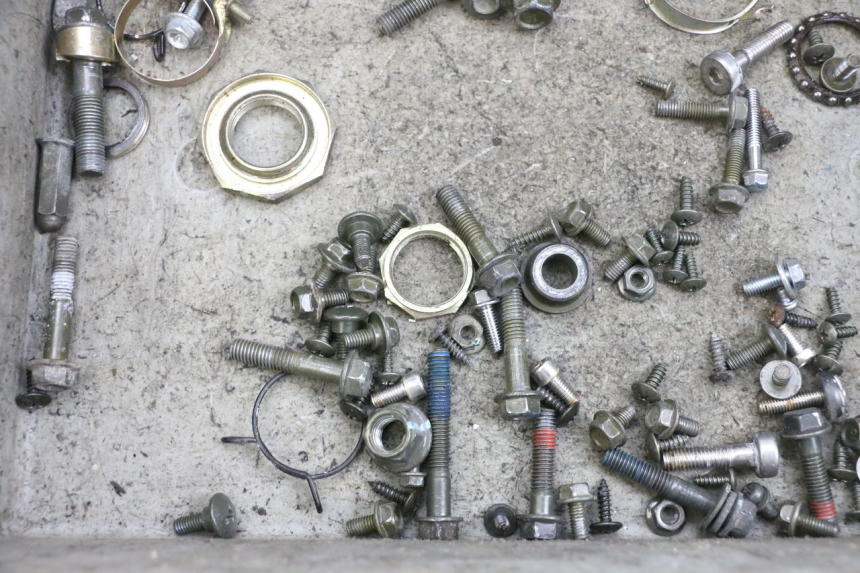 photo de SCREW FASTENER BAG SYM CROX 4T 50 (2016 - 2023) - Zoom on usage condition