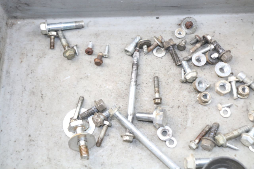 photo de SCREWS BAG LIFAN DIRTBIKE 50 - Zoom on usage condition