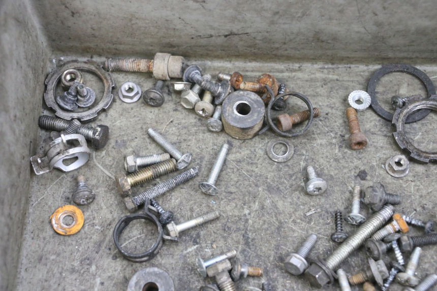 photo de SCREWS BAG PEUGEOT ELYSEO 125 (1999 - 2004) - Alternative perspective