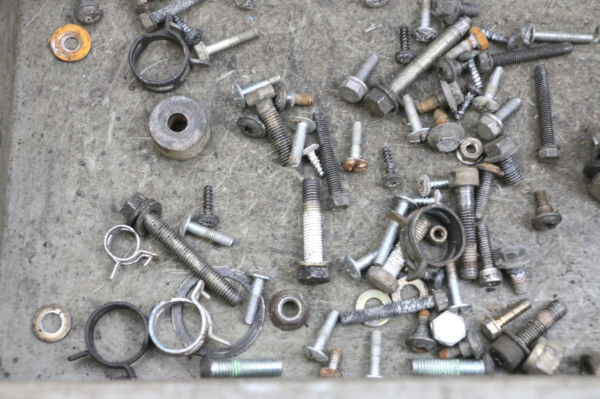 photo de SCREWS BAG PEUGEOT ELYSEO 125 (1999 - 2004) - Technical close-up